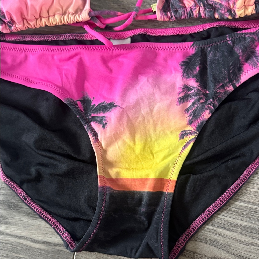 VS Pink Gradient Palm Tree Bikini Set - Picture 2 of 11